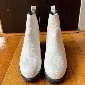 NEW COLTEN WHITE CATHERYNE BOOTS (NEVER WORN)